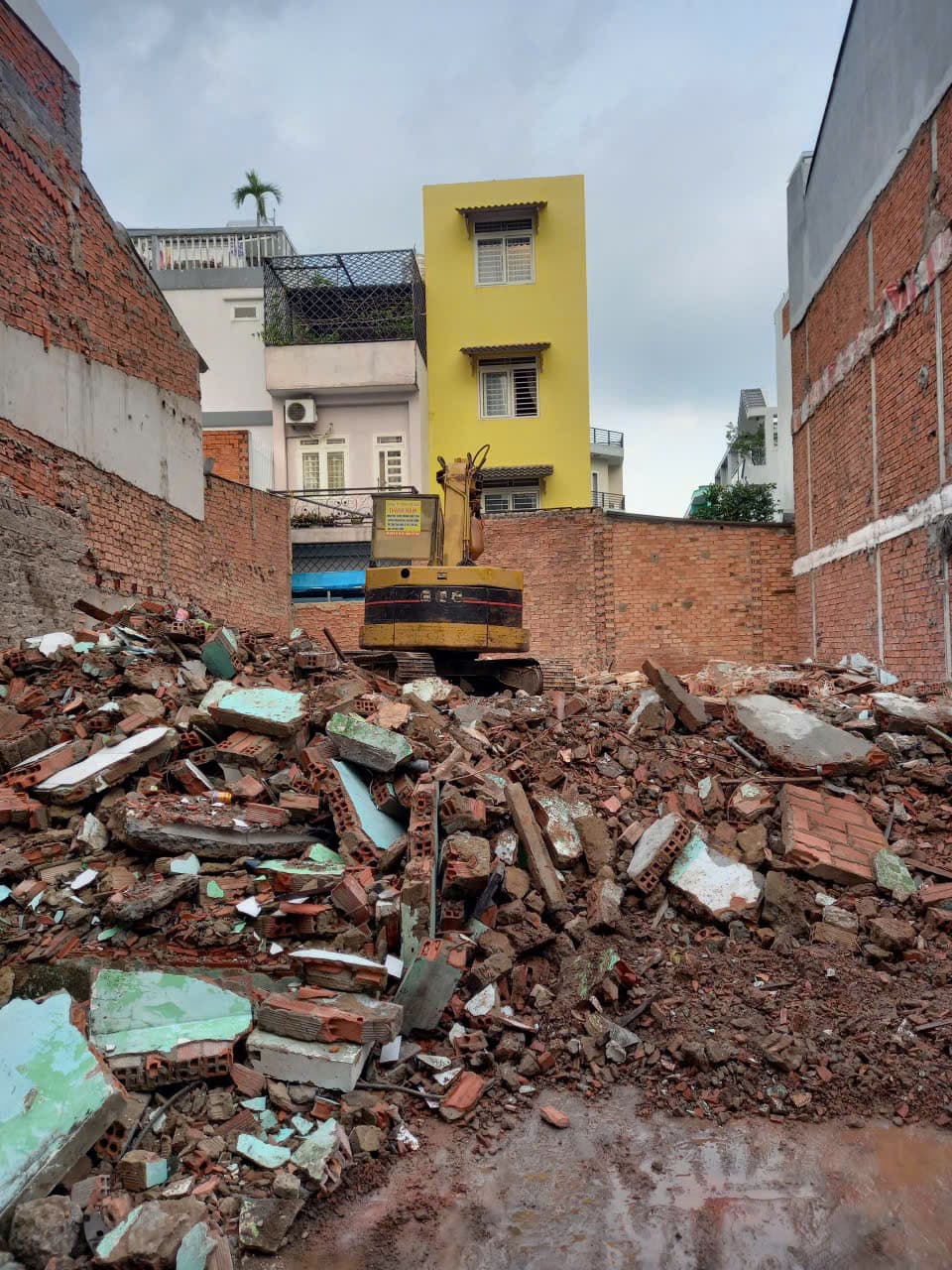 Đào đường ống thoát nước